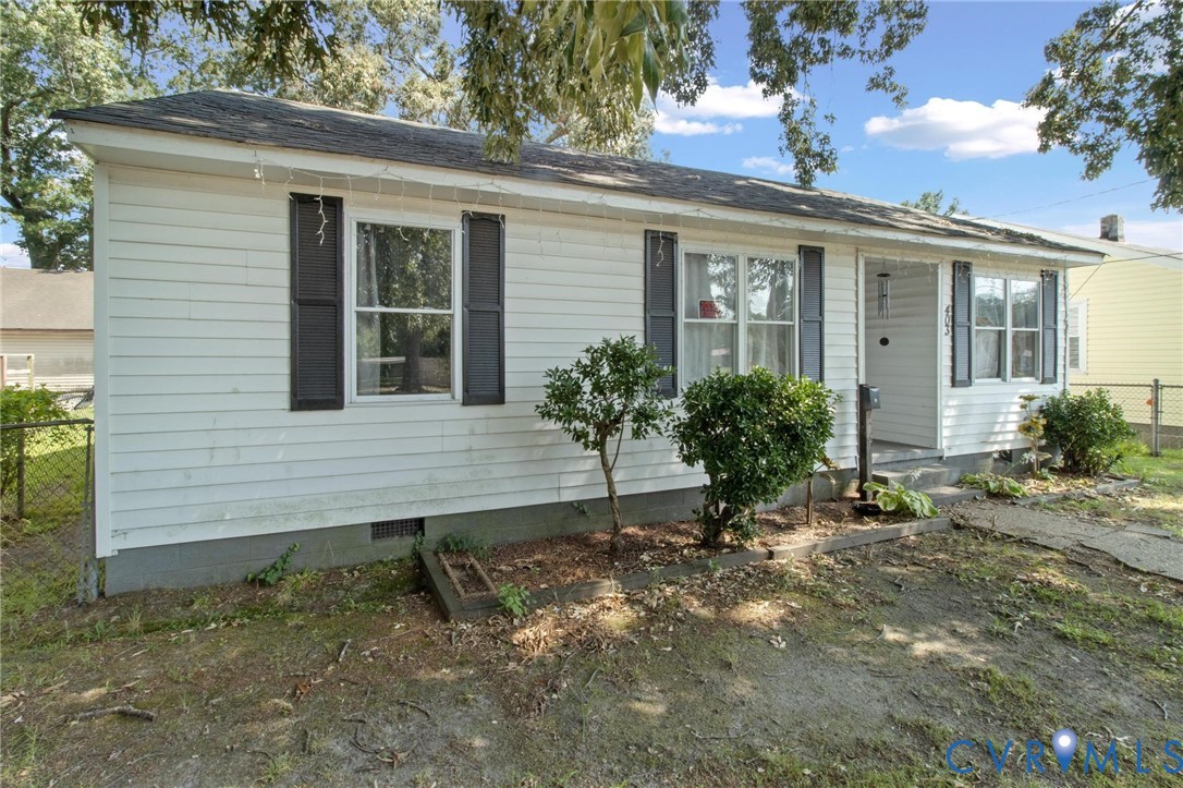 403 Bogart St Property Photo 3