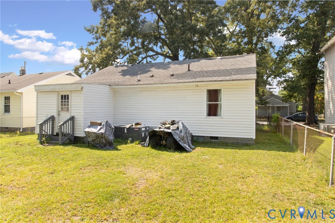 403 Bogart St Property Photo 5