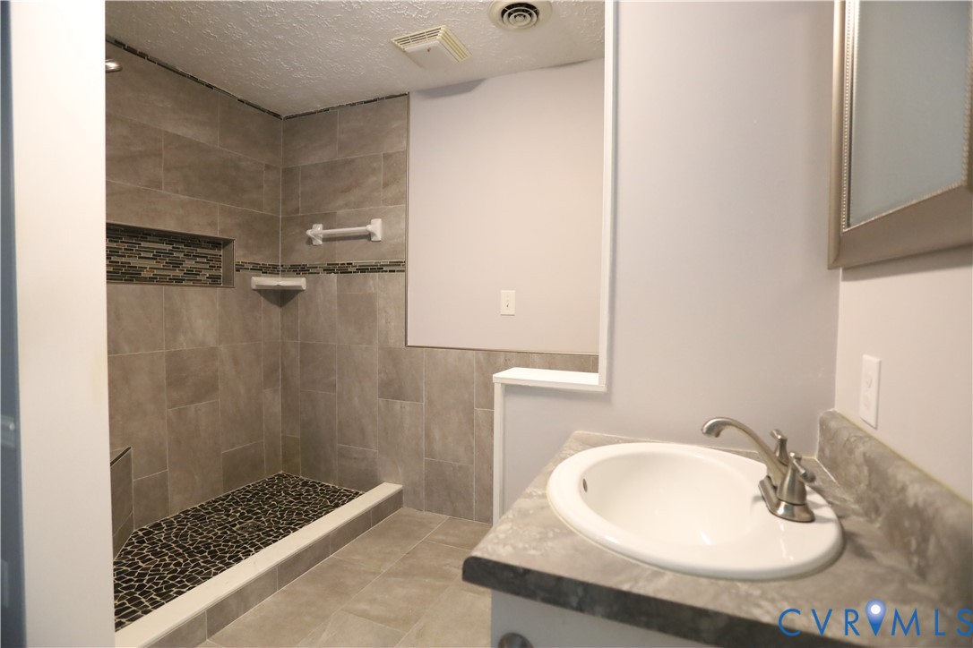 18105 Wards Creek Rd Property Photo 17