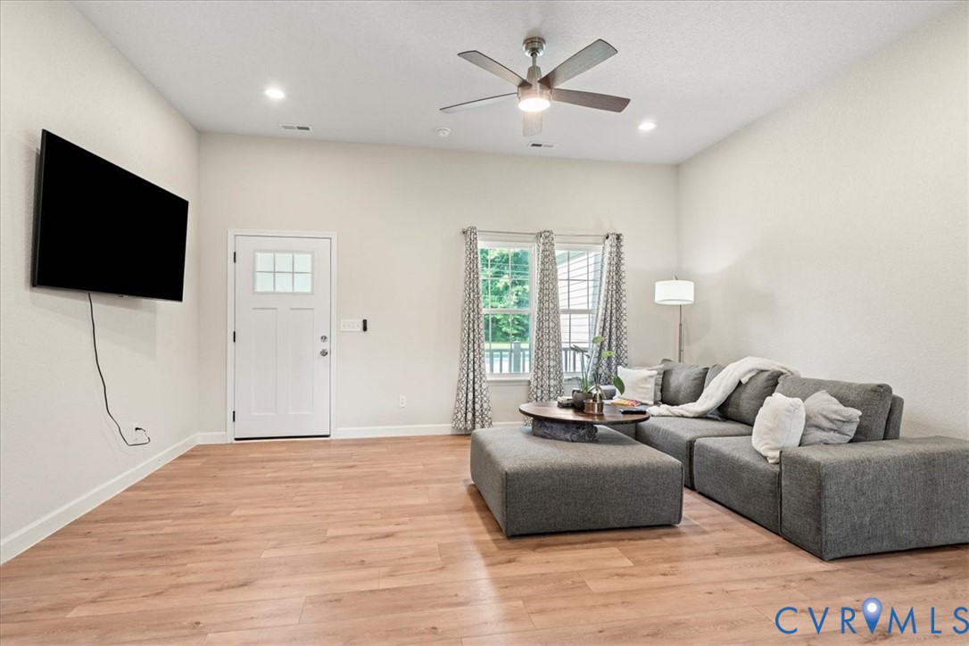320 Bank St Property Photo 10