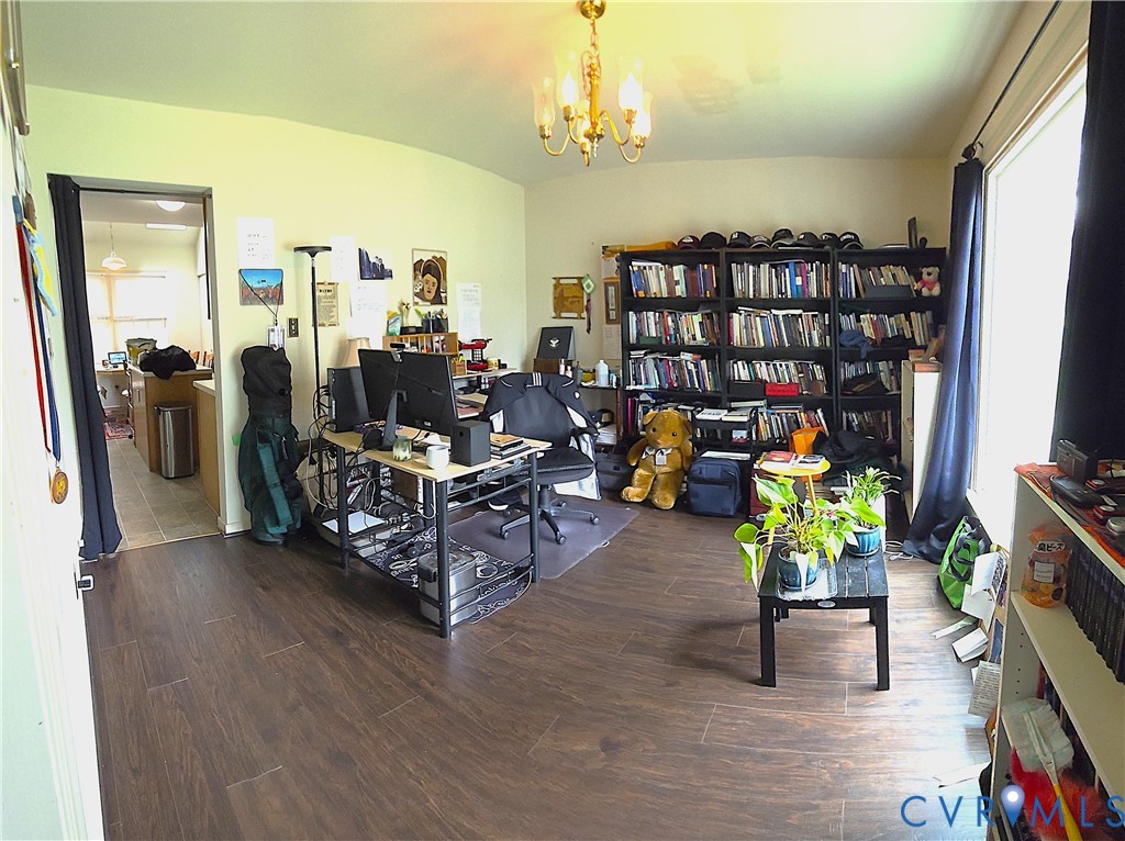 2525 Sutton Pl Property Photo 6