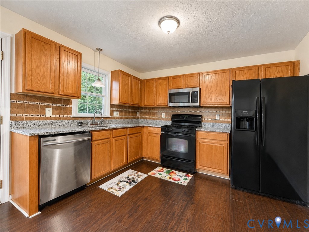 8240 Tarragon Dr Property Photo 7