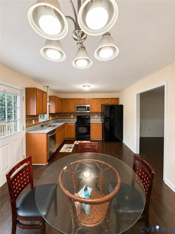 8240 Tarragon Dr Property Photo 8