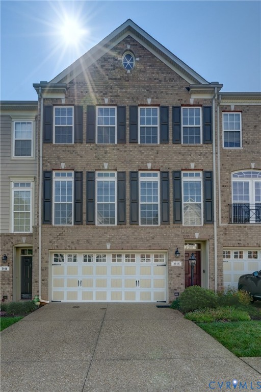 2914 Murano Way Property Photo 5