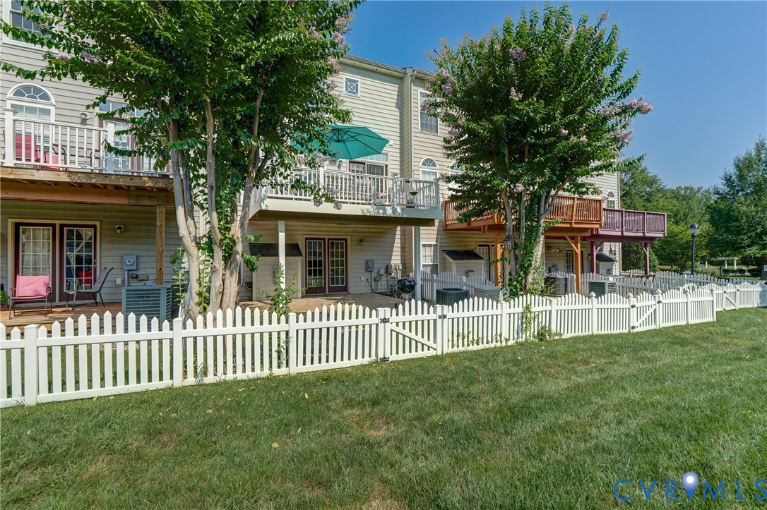 2914 Murano Way Property Photo 6