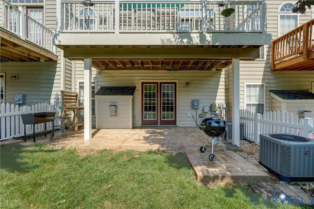 2914 Murano Way Property Photo 8