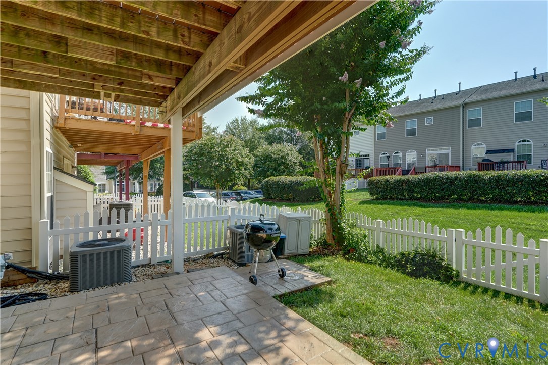 2914 Murano Way Property Photo 13