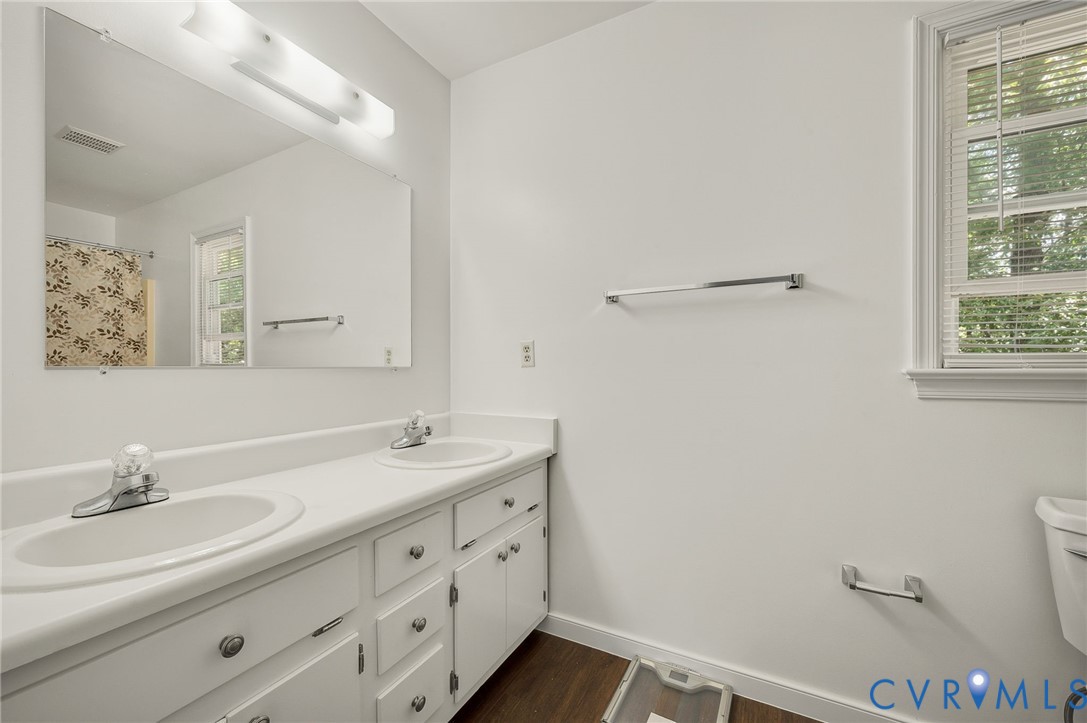 7236 Hartsdale Ct Property Photo 13
