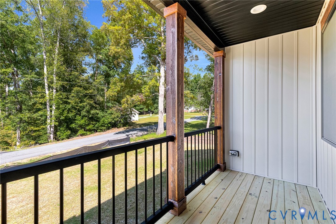 11480 Brown Ln Property Photo 3