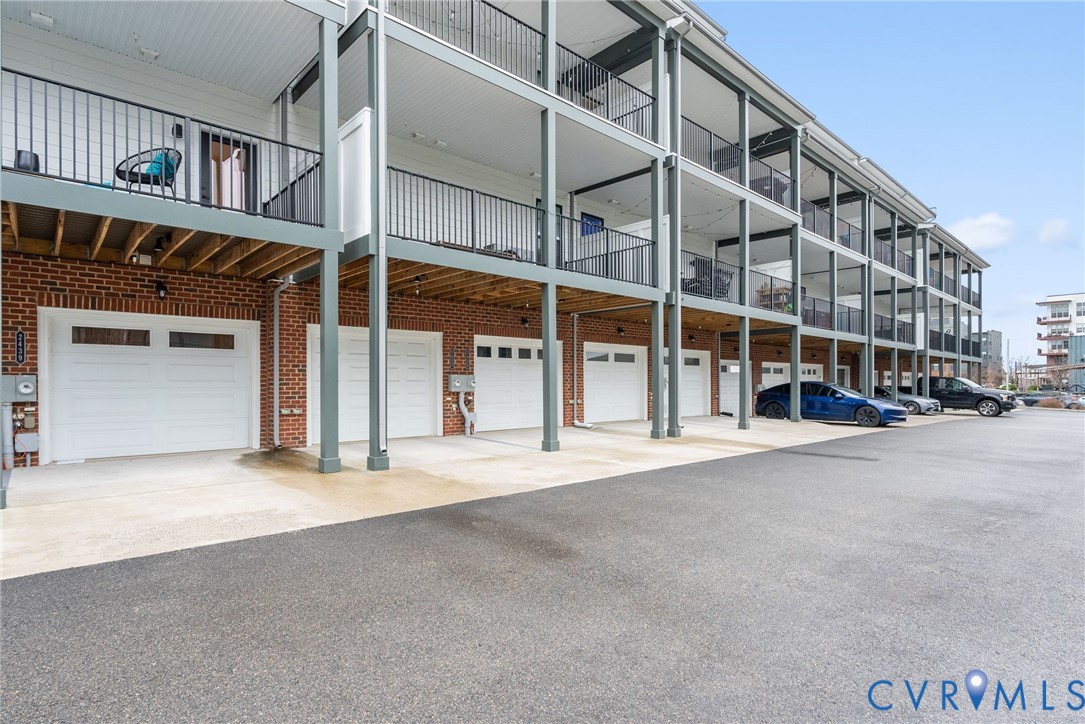 2439 Ownby Ln Unit#b 13 Property Photo 3