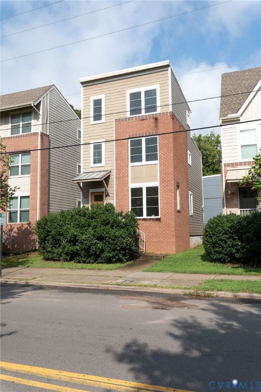 404 S Harrison St Property Photo 1