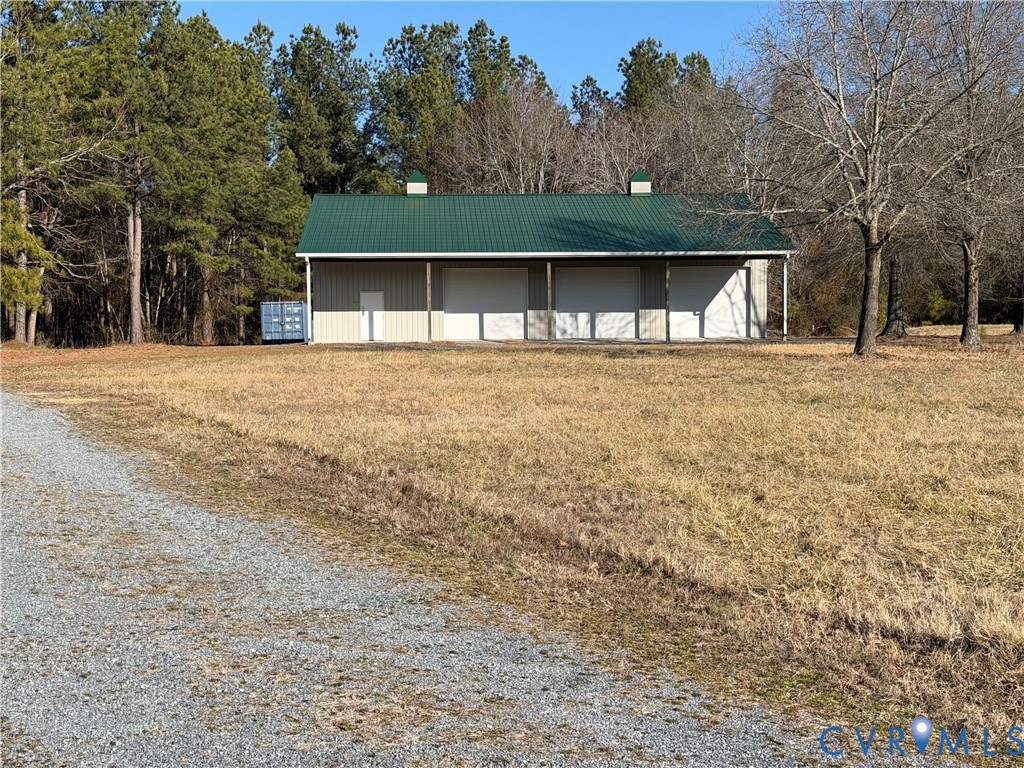 1692 Edmunds Rd Property Photo 3