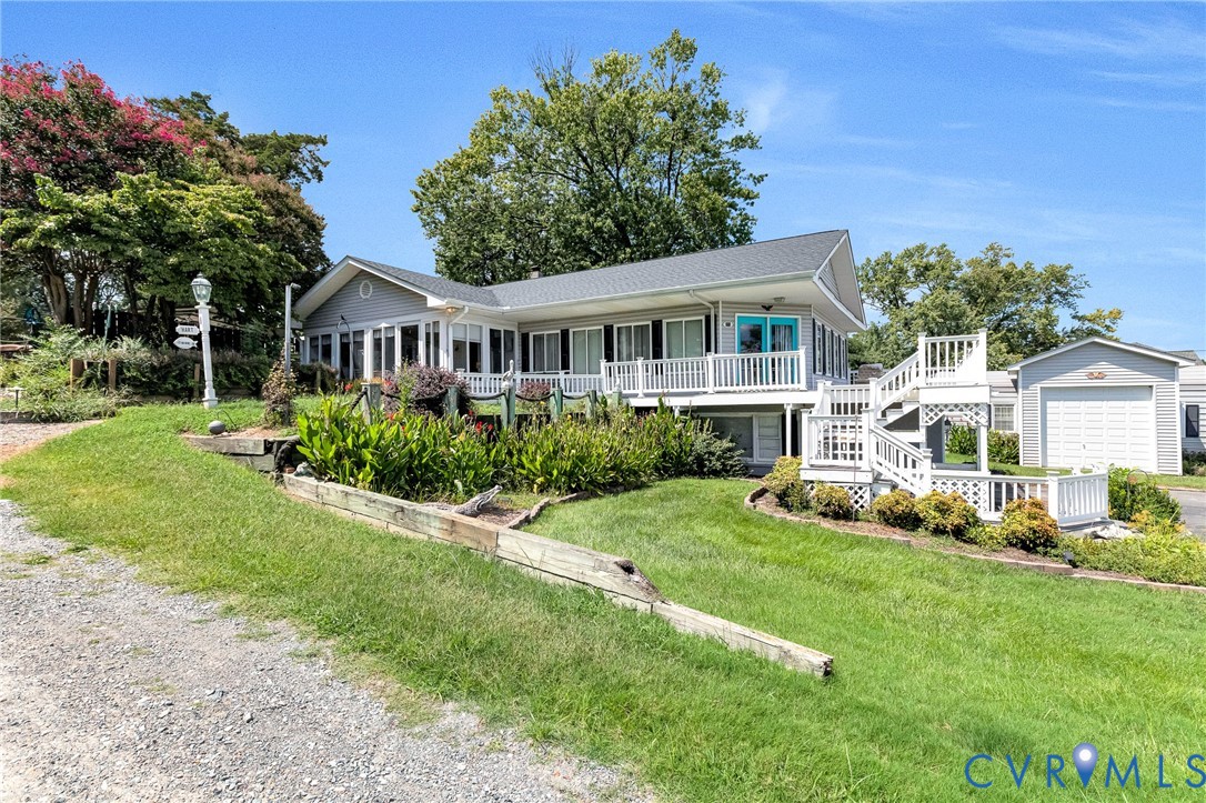 111 Marine Dr Property Photo 3