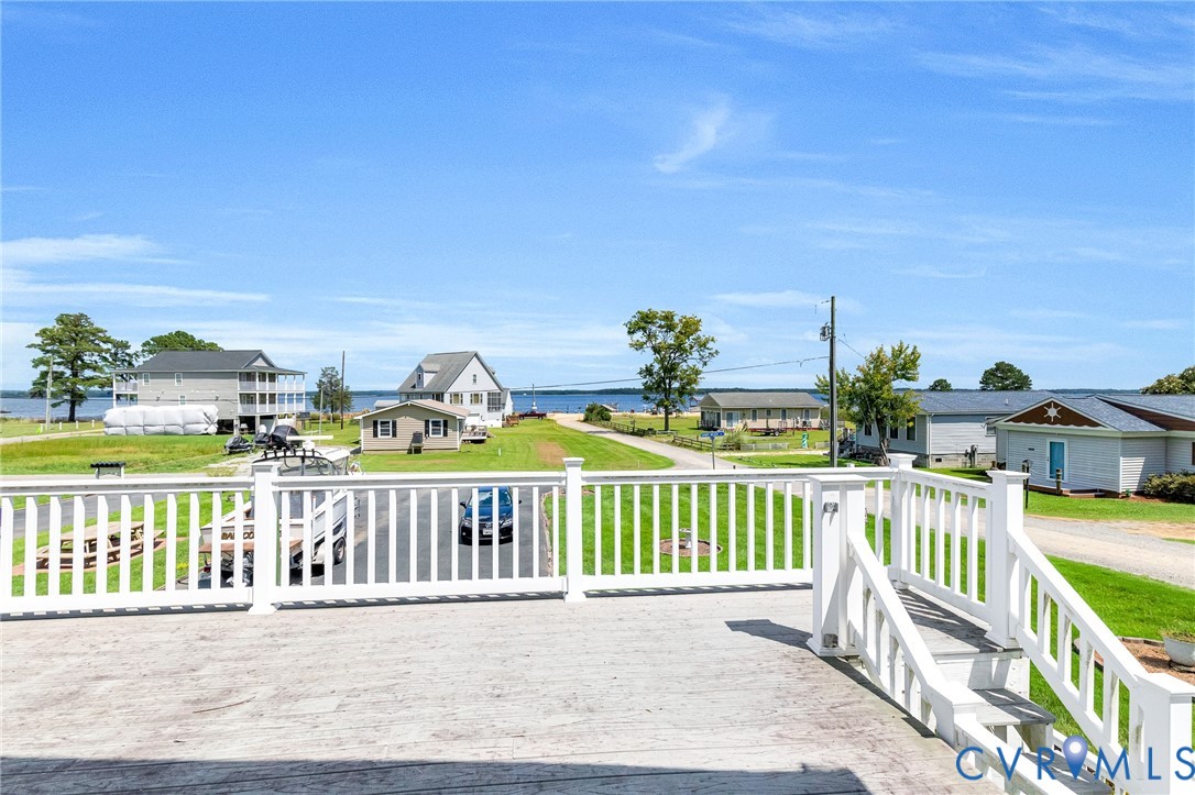 111 Marine Dr Property Photo 5