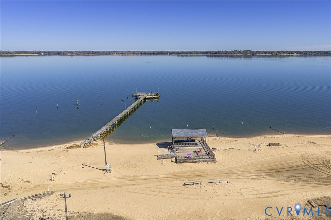 111 Marine Dr Property Photo 6