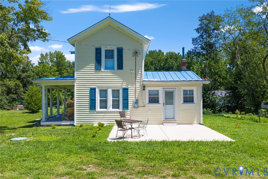 738 Bowlers Rd Property Photo 4