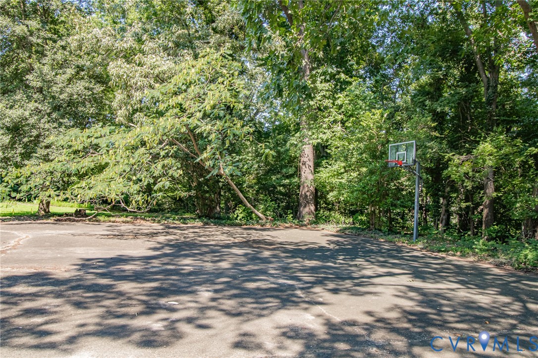 810 Mansion Dr Property Photo 51