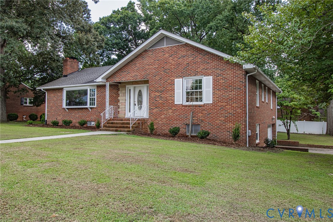 3306 Vinton St Property Photo 3