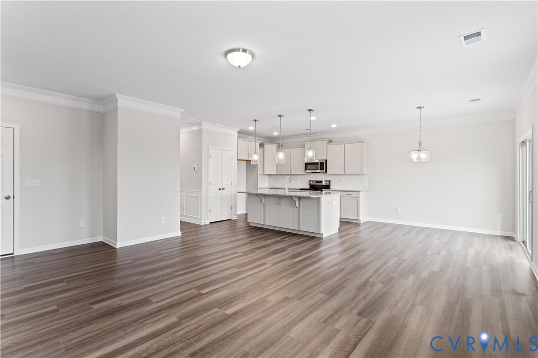 7528 Silver Ash Ave Property Photo 8