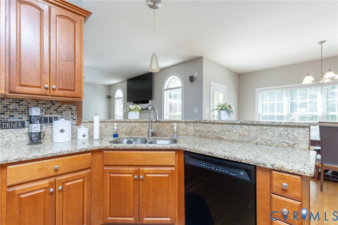 11125 Lyndenwood Dr Property Photo 11