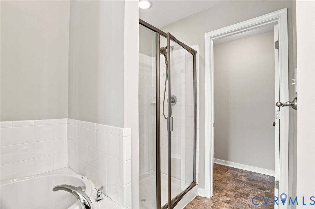 7207 Jackson Arch Dr Property Photo 23