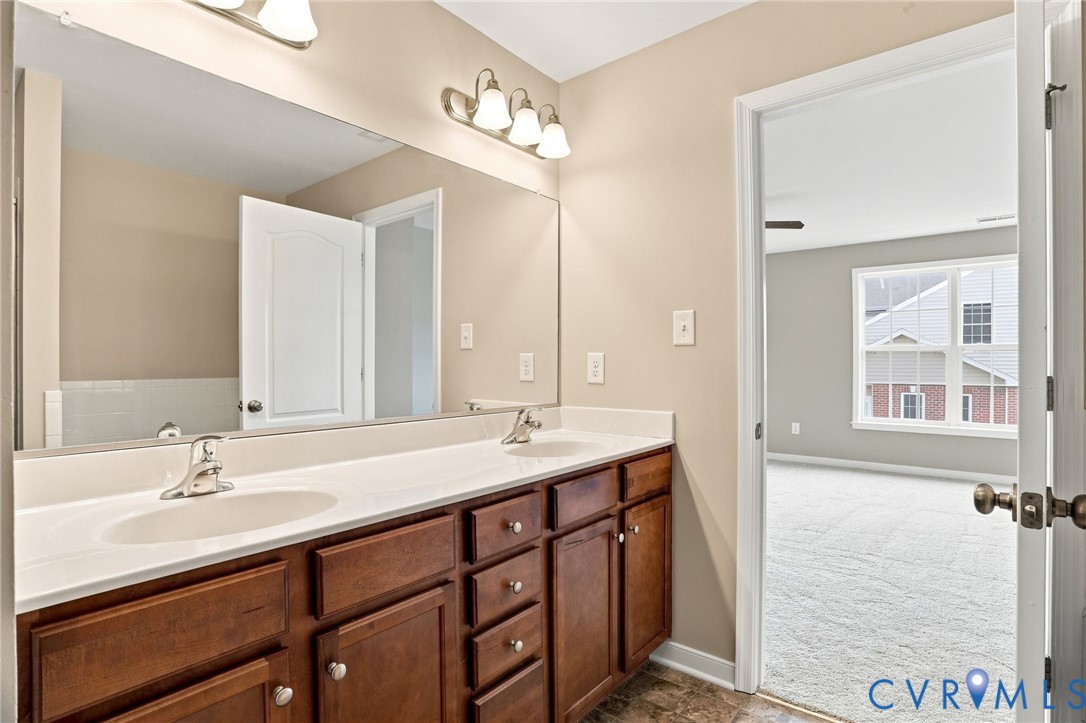 7207 Jackson Arch Dr Property Photo 24