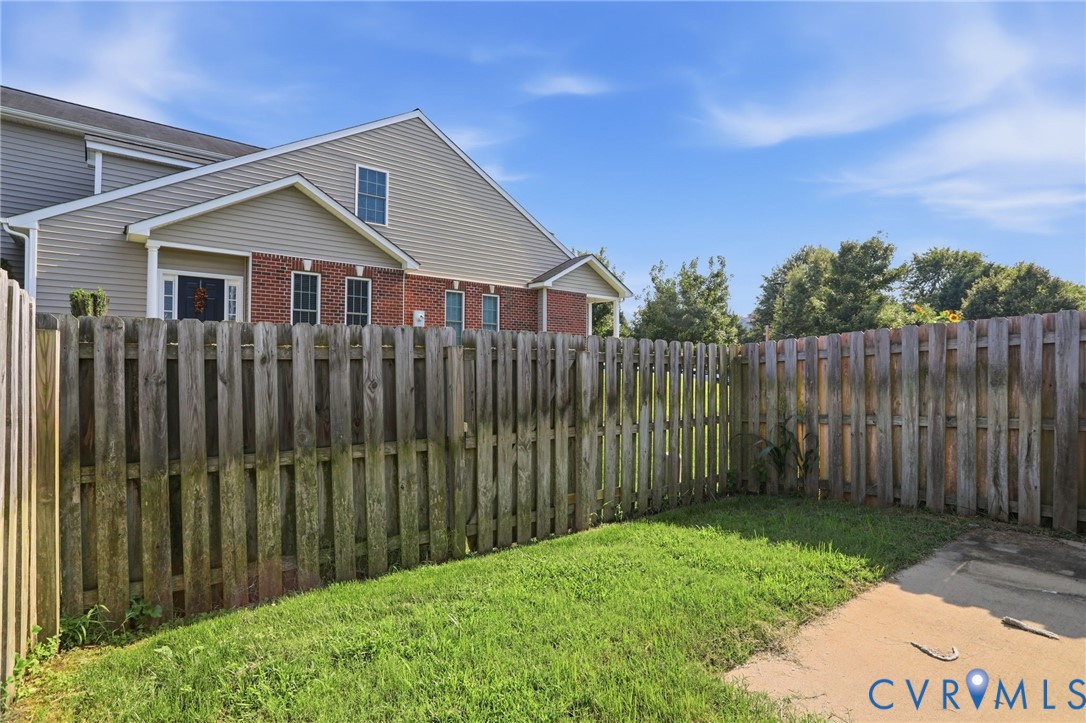 7207 Jackson Arch Dr Property Photo 33