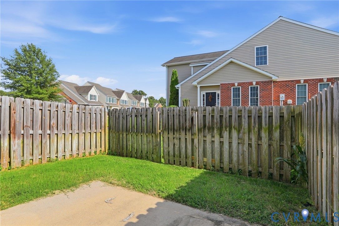 7207 Jackson Arch Dr Property Photo 34