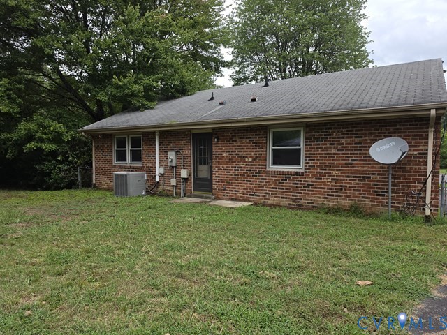 348 Argyll Cir Property Photo 3
