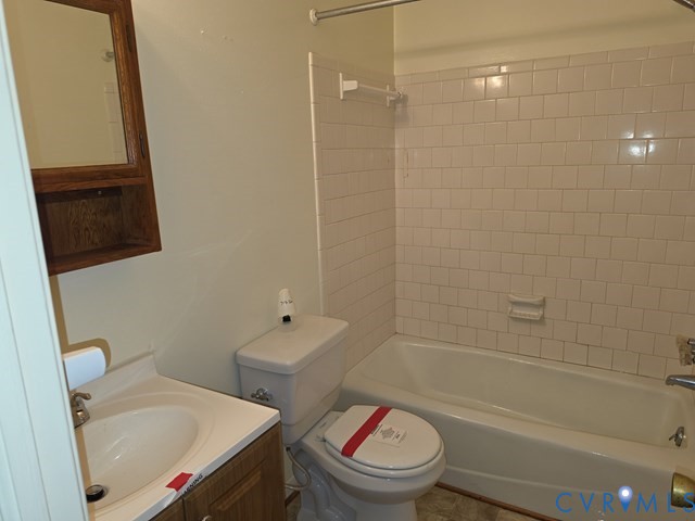 348 Argyll Cir Property Photo 4