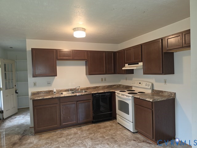 348 Argyll Cir Property Photo 8