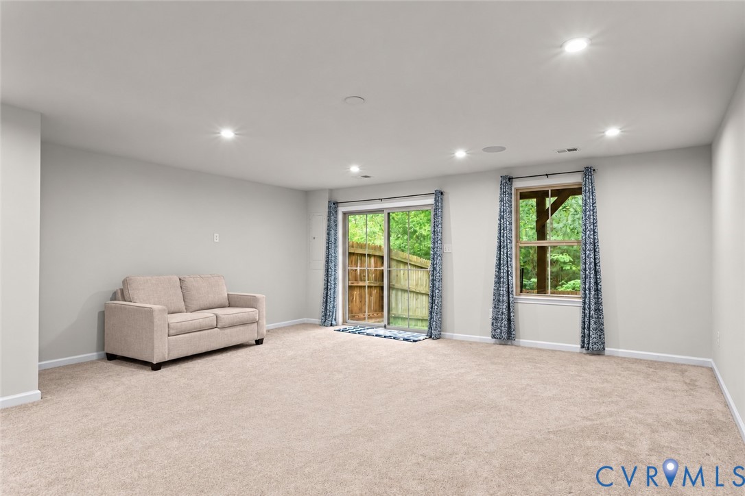 7905 Wistar Woods Ct Property Photo 9