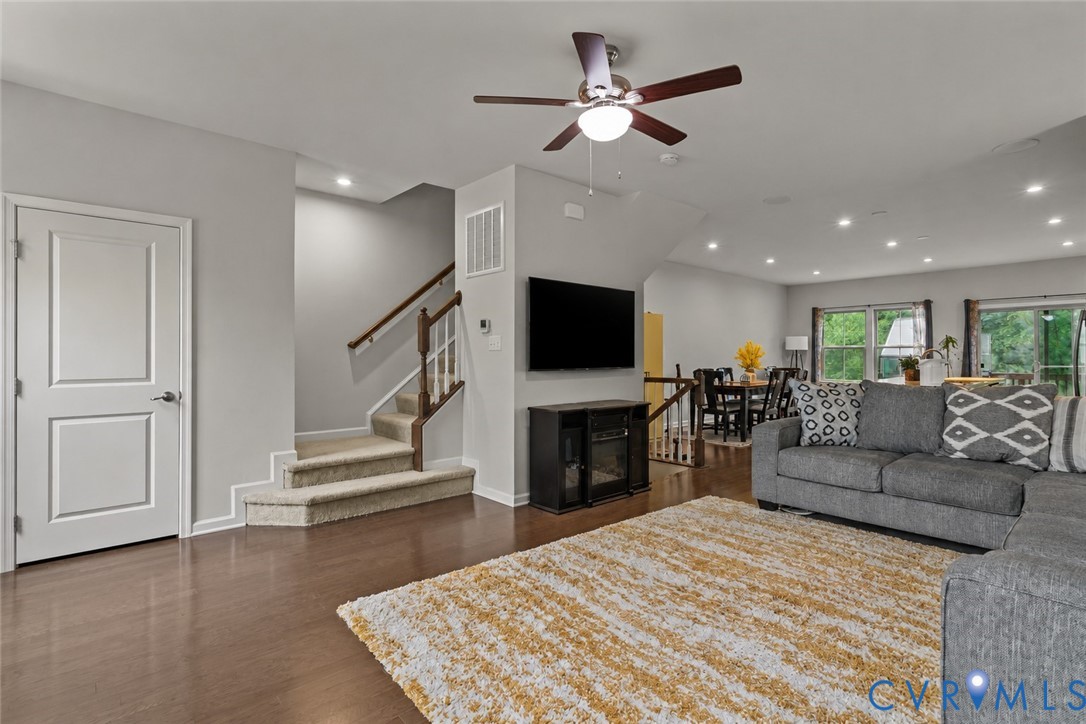 7905 Wistar Woods Ct Property Photo 11