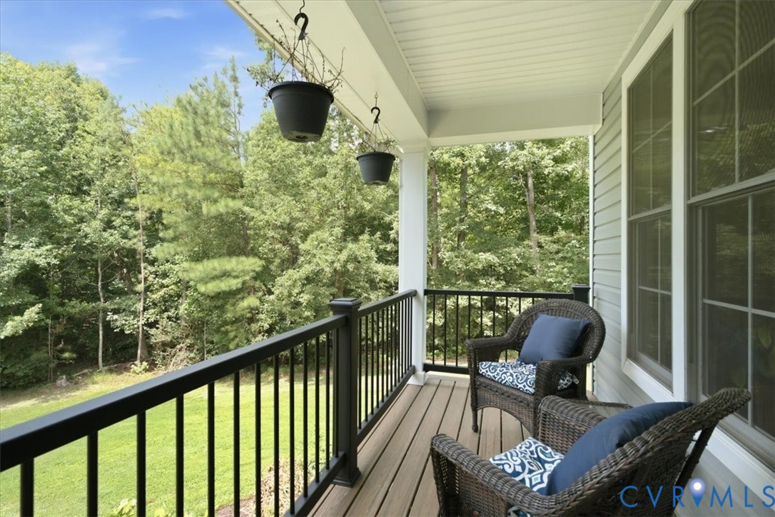 7065 Kenthurst Rd Property Photo 5