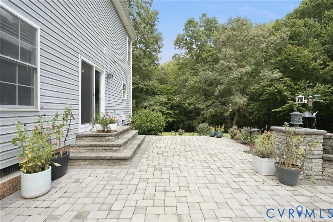 7065 Kenthurst Rd Property Photo 40