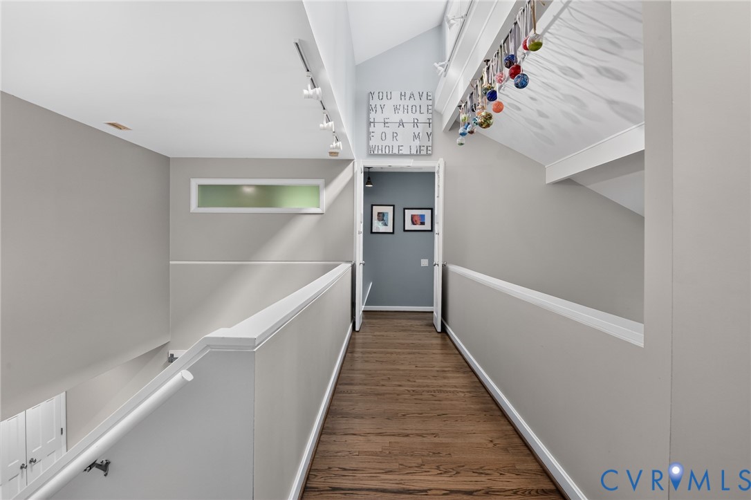 433 Susan Constant Dr Property Photo 23
