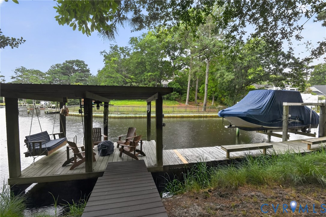 433 Susan Constant Dr Property Photo 40