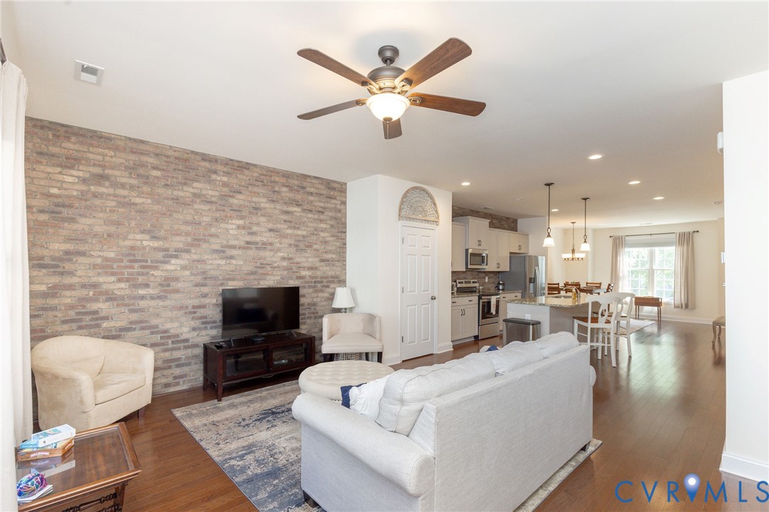 1329 Winfree Creek Ln Property Photo 13