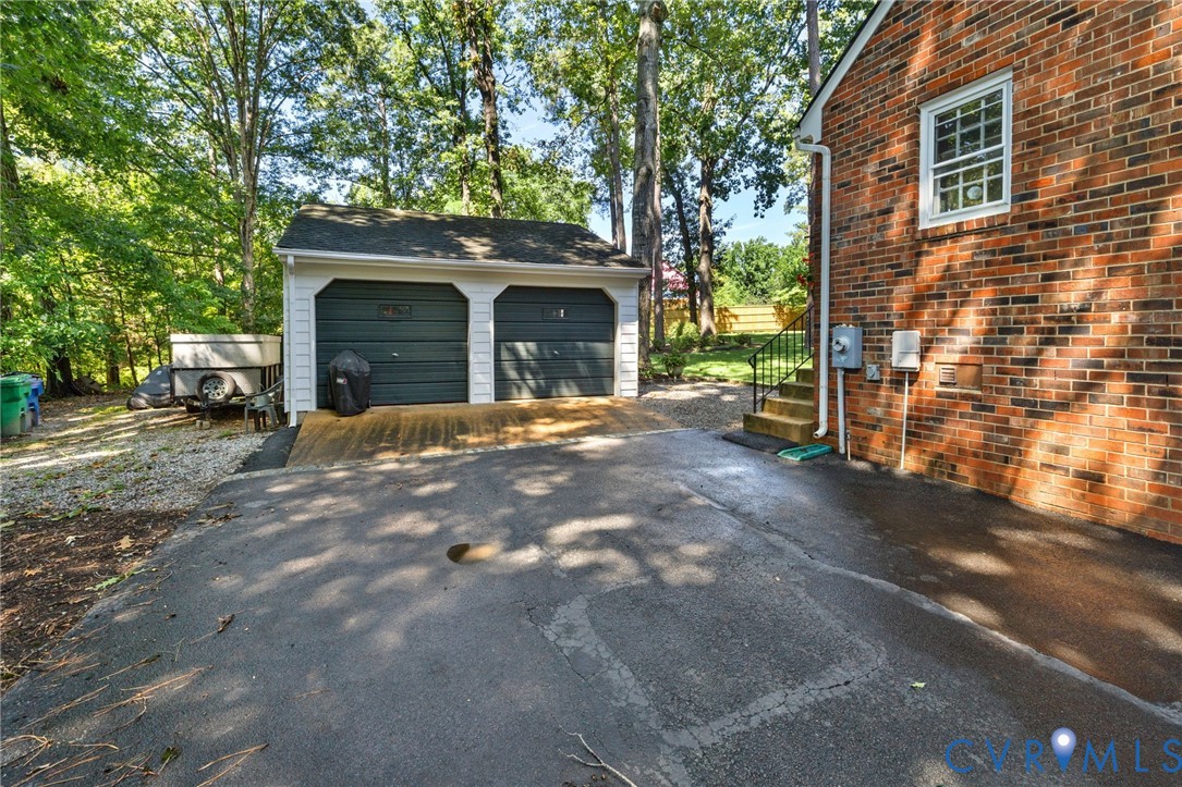 214 W Brook Run Dr Property Photo 32