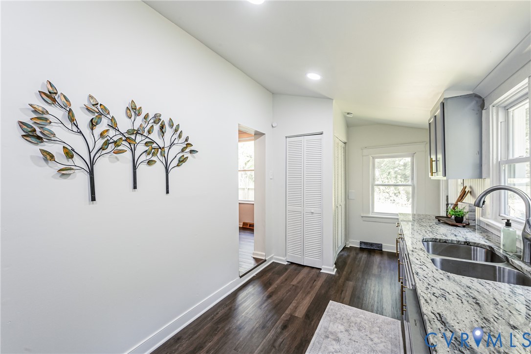 1500 Columbia St Property Photo 16