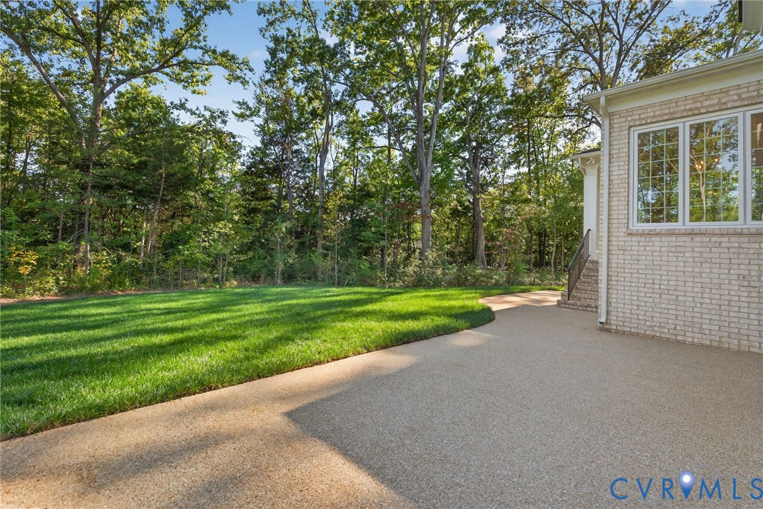 15248 Johns Trace Cir Property Photo 2