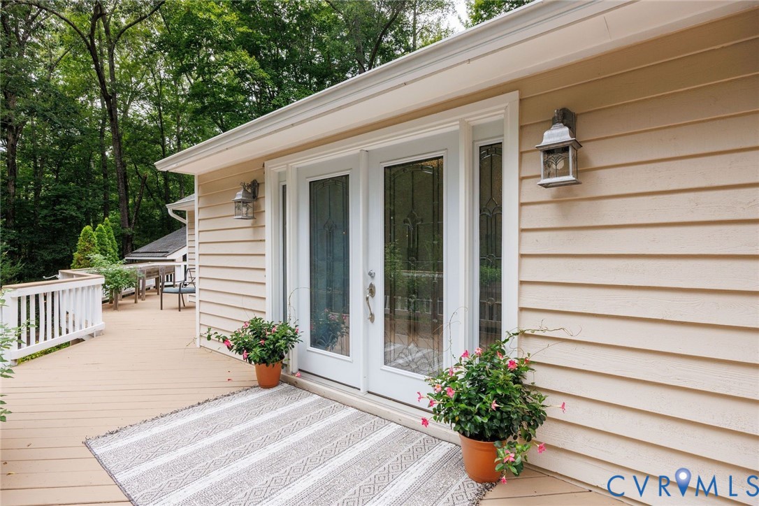 602 Red Maple Dr Property Photo 4