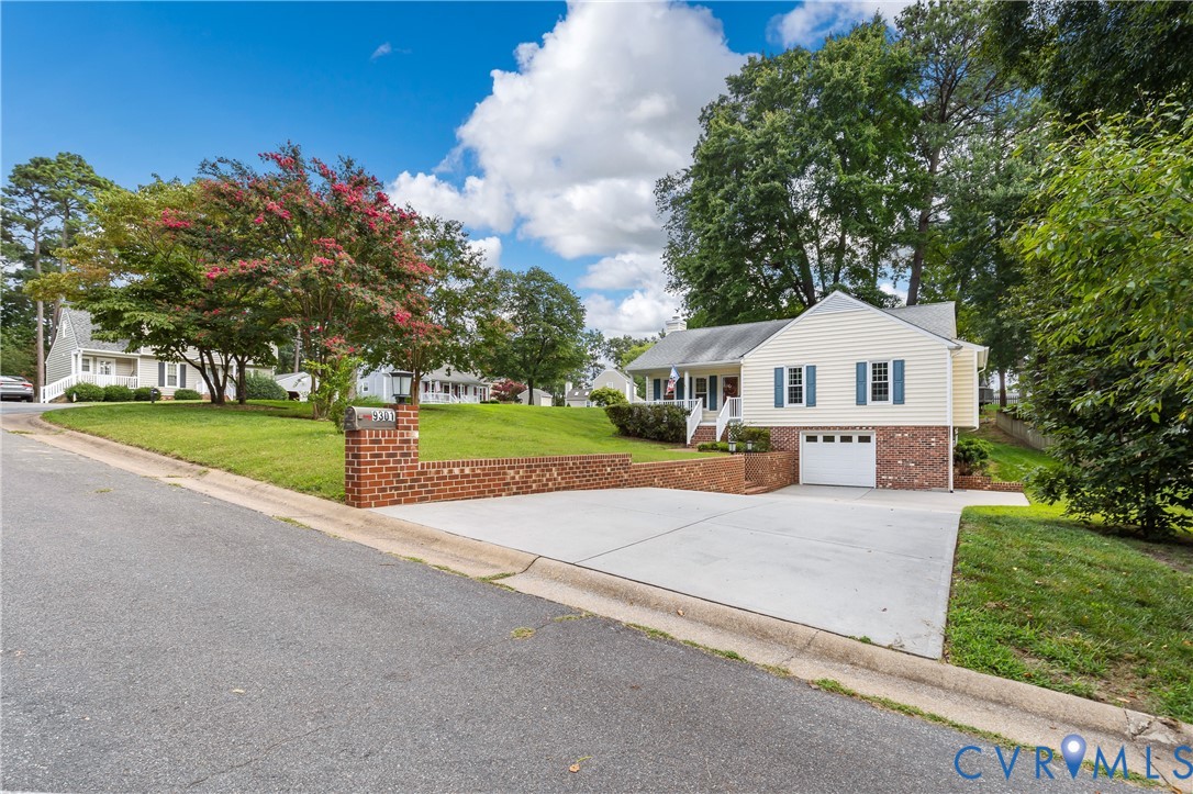 9301 Timber Hollow Ct Property Photo 2
