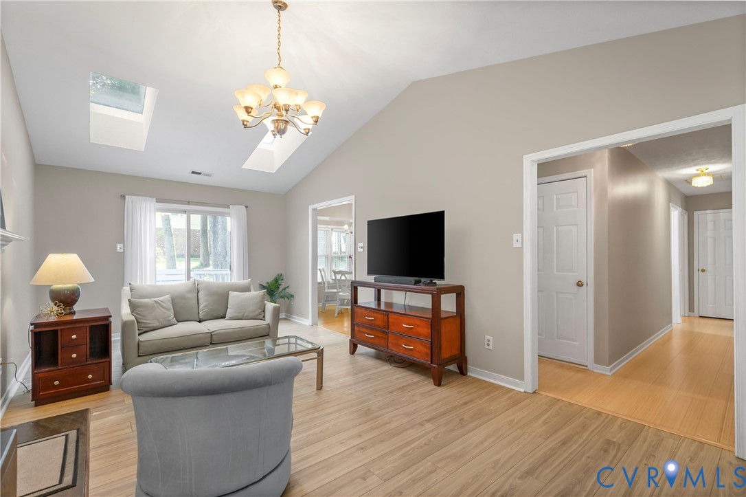 9301 Timber Hollow Ct Property Photo 9