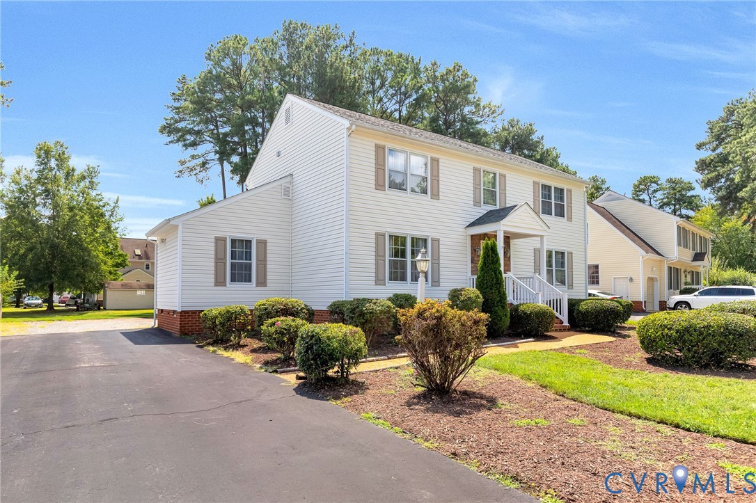 10309 Attems Way Property Photo 3