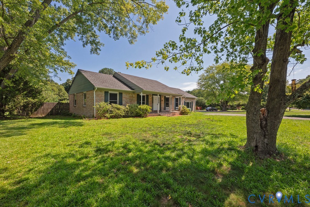 1011 Adkins Rd Property Photo 3