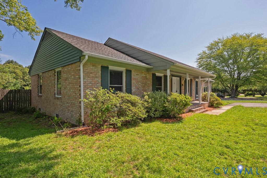 1011 Adkins Rd Property Photo 4