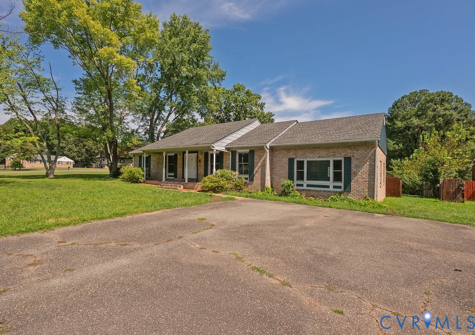 1011 Adkins Rd Property Photo 5