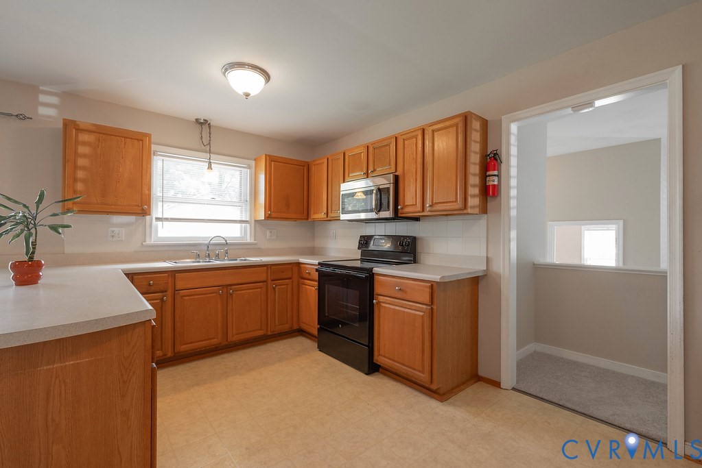 1011 Adkins Rd Property Photo 21