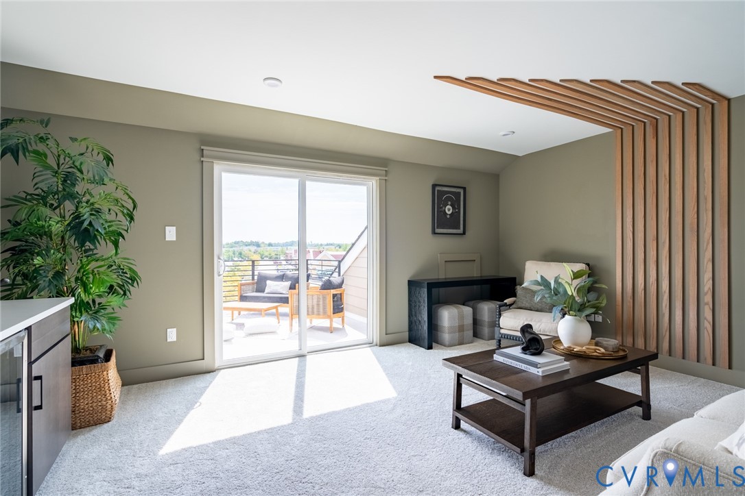 15842 Flying Cloud Aly Unit#8-2 Property Photo 14